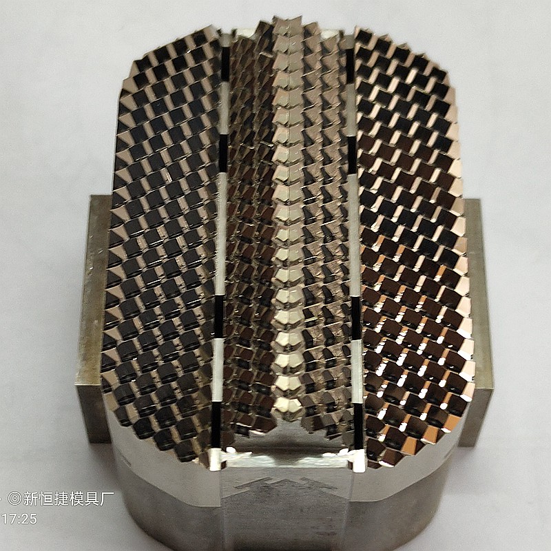 燈(deng)罩糢(mo)具6